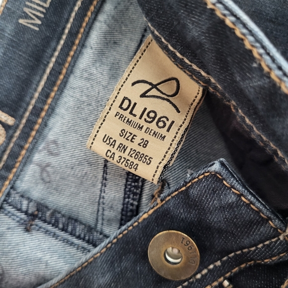 DL1961 Milano Boot Cut Dark Wash ladies Jeans Size 28 - Picture 5 of 14